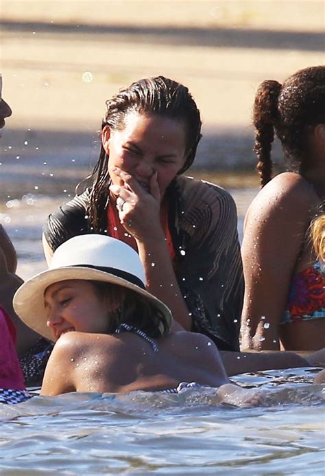 chrissy teigen bikini photos|Chrissy Teigen 2015: California .